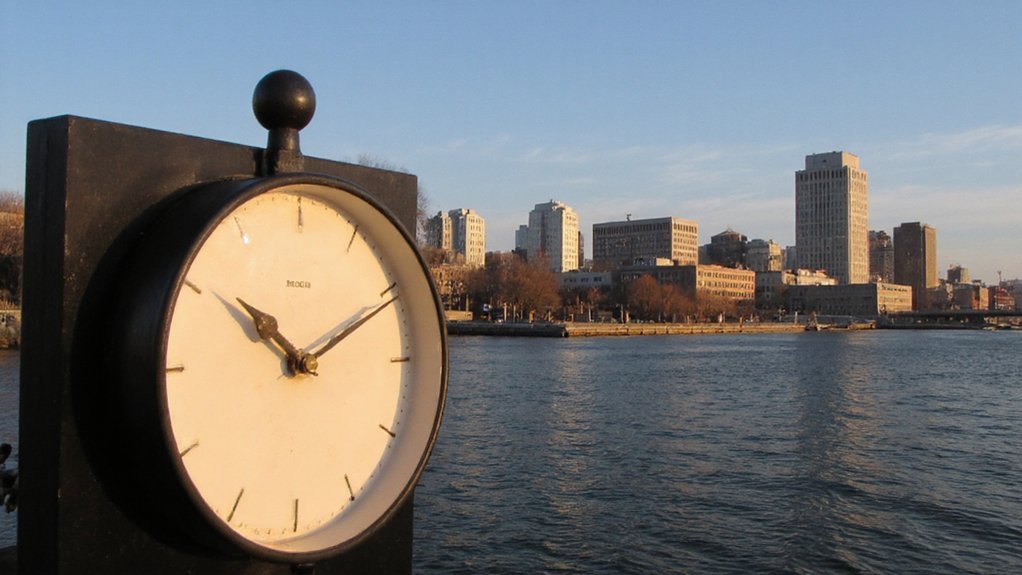 boston follows eastern time