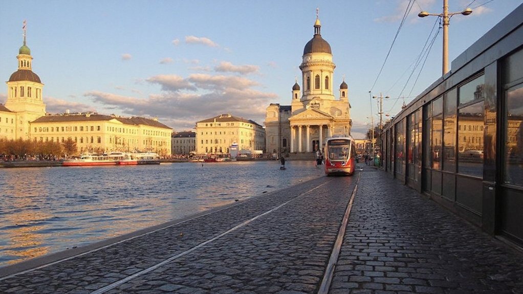 current time in helsinki