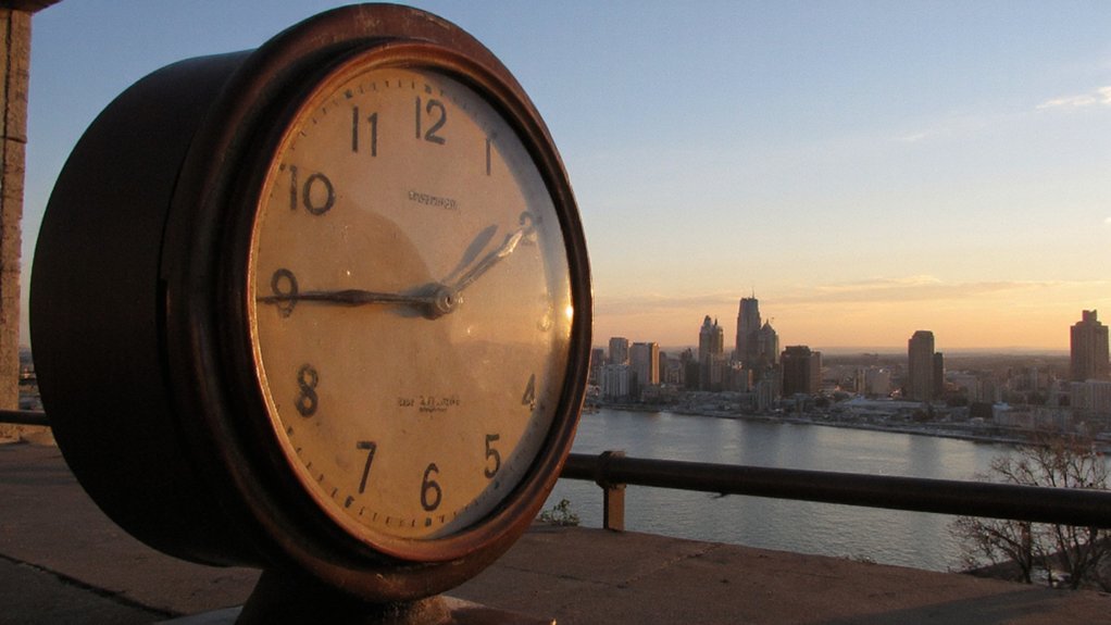 detroit eastern time utc 5 4