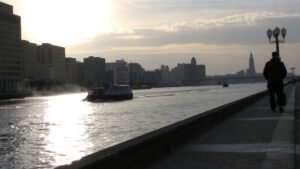 current east coast time